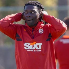 Bafetimbi Gomis Galatasaray'a geri d&ouml;n&uuml;yor!