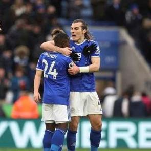 &Ccedil;ağlar'lı Leicester, Doğan'lı Rennes'i eledi!