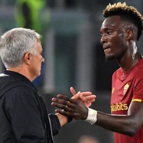 Roma'yı Tammy Abraham uzatmalarda kurtardı!