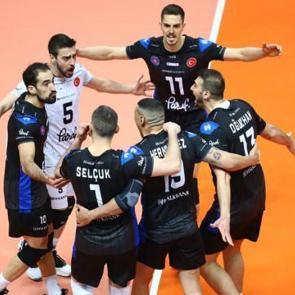 Nefes kesen ma&ccedil;ta Halkbank, kupayı Fransa'da bıraktı!