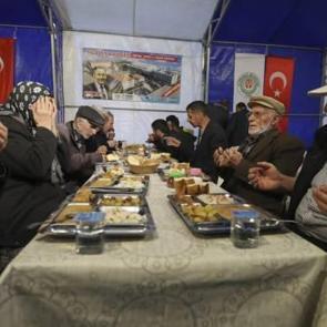 Etimesgut'ta iki yıl aradan sonra 2 bin 500 kişilik iftar çadırı
