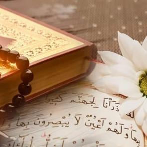 Felak Suresi faziletleri nelerdir? Felak Suresi Arap&ccedil;a ve T&uuml;rk&ccedil;e okunuşu...