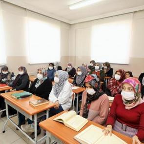 Şehitkamil&rsquo;de Kuran-ı Kerim aşkı, yaş sınırı tanımıyor