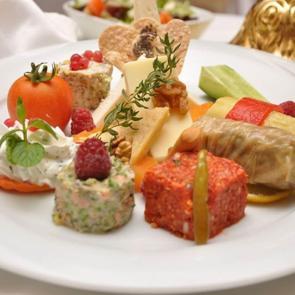 Ord&ouml;vr tabağı nedir, neler yapılır? Sıcak ve soğuk ord&ouml;vr tabağı nasıl hazırlanır? 