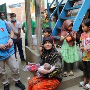 Türkiye'nin şefkat eli Kamboçya'nın en ücra bölgesine ulaştı