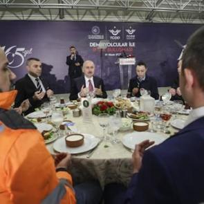 Bakan Karaismailoğlu. TCDD çalışanlarıyla iftarda buluştu 