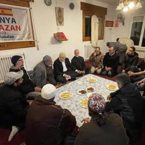 Sadakataşı Derneği Endülüs'te satın alınarak Müslümanlara devredilen camide iftar verdi