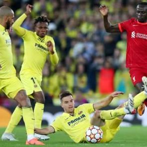 Liverpool Devler Ligi'nde final kapısını araladı!