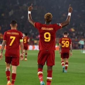 UEFA Avrupa Ligi ve Konferans Ligi'nde finalistler belli oldu!