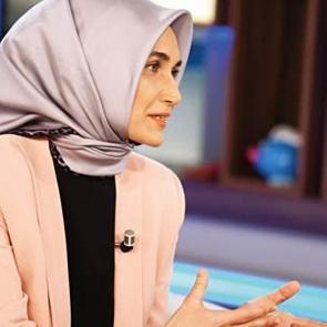 K&uuml;bra G&uuml;ran Yiğitbaşı kimdir ve aslen nerelidir? K&uuml;bra G&uuml;ran Yiğitbaşı'nın biyografisi...