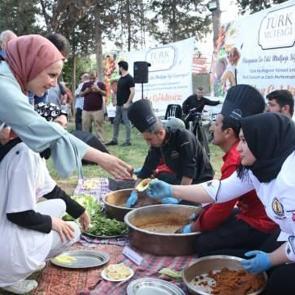 Şanlıurfa'da 150 &ccedil;eşit yemek vatandaşların beğenisine sunuldu