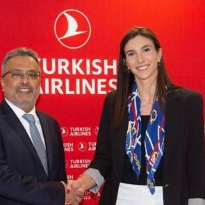 Naz Aydemir Akyol T&uuml;rk Hava Yolları'nda!