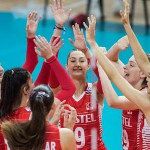 17 Yaş Altı Kız Milli Voleybol Takımımız, Avrupa ikincisi!