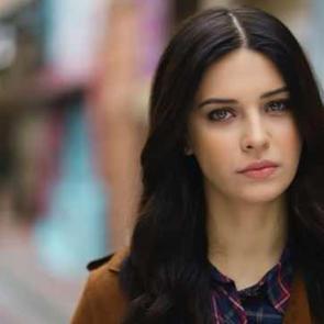 Devrim &Ouml;zkan kimdir ve ka&ccedil; yaşındadır? Devrim &Ouml;zkan  oynadığı diziler...