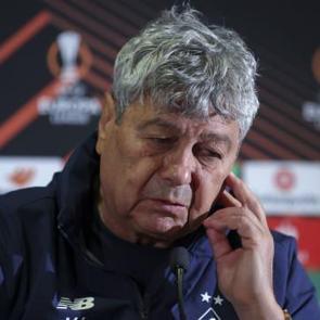 Lucescu'dan T&uuml;rk gazetecilere ağır s&ouml;zler! Salonu terk etti