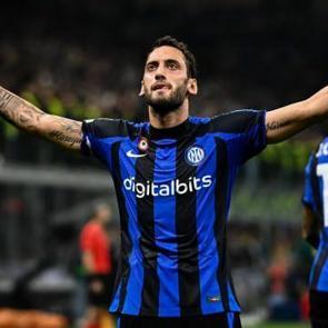 Inter Barcelona'yı Hakan &Ccedil;alhanoğlu'yla yıktı
