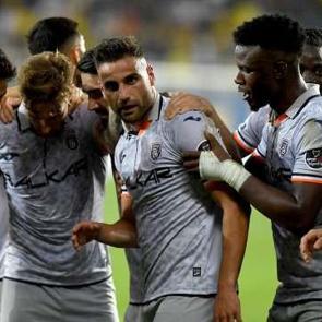 Emre Bel&ouml;zoğlu'nun Başakşehir'i tarih yazıyor!