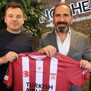 Sivasspor ve Ballkani y&ouml;neticileri yemekte buluştu