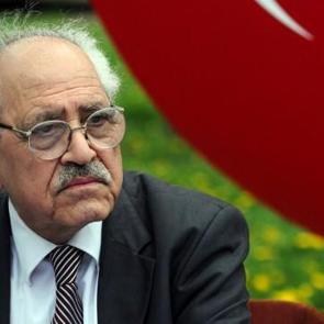 Mustafa Yürekli, Sezai Karakoç'un "Farklar" adlı eserini yorumladı