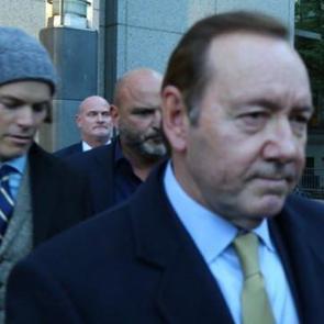 Aktör Kevin Spacey, hakkındaki cinsel saldırı davasında suçsuz bulundu