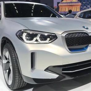 BMW'nin ara&ccedil; satışları &Ccedil;in ve ABD'deki zayıf talep nedeniyle geriledi