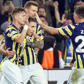 Fenerbah&ccedil;e'nin tarihi geri d&ouml;n&uuml;ş&uuml; dış basında!