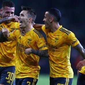 Benfica 6 golle kazandı! PSG'den liderliği aldı