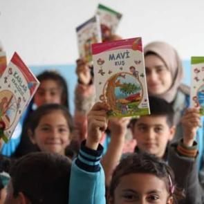 TDV&rsquo;den Hediyem Kitap Olsun kampanyasıyla 81 ilde 200 k&uuml;t&uuml;phaneye destek