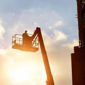 Yurt dışı m&uuml;teahhitlik sekt&ouml;r&uuml;n&uuml;n iş miktarı 10 milyar dolara dayandı