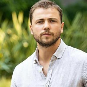 Tolga Sarıtaş'tan şaşırtıcı a&ccedil;ıklama! Oyunculuğa veda mı ediyor?