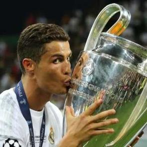 Cristiano Ronaldo, Şampiyonlar Ligi kura &ccedil;ekiminde &ouml;d&uuml;l alacak