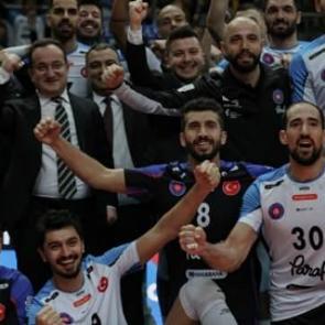 Halkbank ligde ve Şampiyonlar Ligi'nde lider!