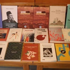 Yazar Kemal Kahraman'a TYB'den ödül!