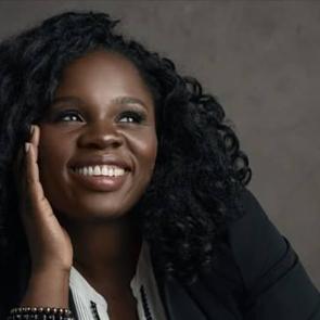 14 dile &ccedil;evrilen kitabını İsve&ccedil;'te yayımlatamayan &ouml;d&uuml;ll&uuml; siyahi yazar Akerstrom konuştu