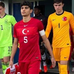 Transferde 'kardeş' etkisi! Galatasaray, Avrupa'ya damga vurması beklenen T&uuml;rk'&uuml;n peşinde