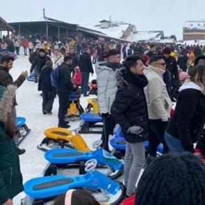 Erciyes'te kar bereketi! Binler akın etti