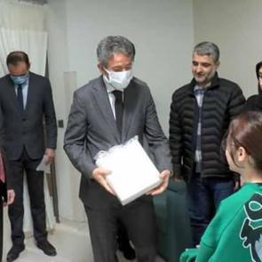 İstanbul İl Milli Eğitim Müdürü Yazıcı, hastane sınıfında okuyan Başboğa'yı ziyaret etti