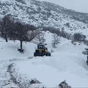 Şırnak'ta 20 köy ve 8 mezra yolu kardan kapandı! Valilikten uyarı