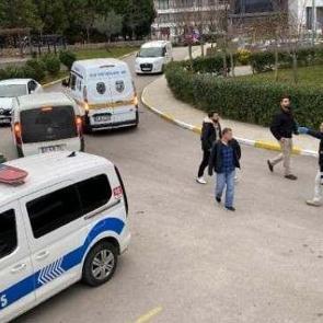 Tabanca ile oğlunu vurarak yaralayan anne, adli kontrolle serbest