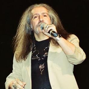 Barış Man&ccedil;o kimdir ve aslında nerelidir? Vefatının 27.yıl d&ouml;n&uuml;m&uuml;nde anılıyor