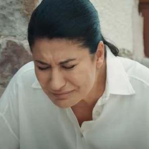 İclal Aydın &ouml;l&uuml;m haberini şu s&ouml;zlerle verdi: Yerin cennet olsun