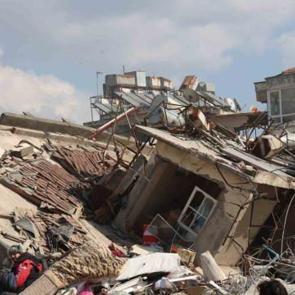 Uzmanlar inşaatlara karne ve fenni mesuliyet şartı getirilmesini istiyor