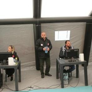 Depremzedeler evlerinin hakkında bilgilendiriliyor