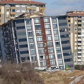 Milyonluk yeni daireleri yıkılan vatandaşlar isyan etti