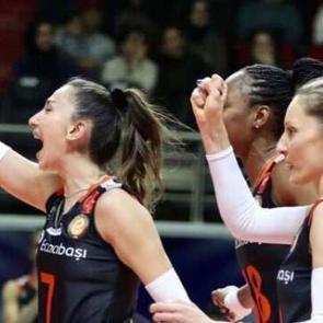 VakıfBank'a set vermeyen Eczacıbaşı, serisini s&uuml;rd&uuml;rd&uuml;!