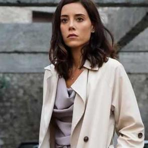 Cansu Dere'den kaza haberi! Depremden sonra sessizliğe b&uuml;r&uuml;nm&uuml;şt&uuml;...