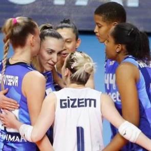 Eczcacıbaşı'nı deviren Fenerbah&ccedil;e Opet "D&ouml;rtl&uuml; Final"de