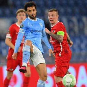 Lazio'yu deviren AZ Alkmaar avantajı kaptı!