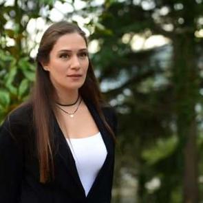 &Ouml;zge Borak &ouml;l&uuml;m haberini b&ouml;yle verdi! Bilgi vermek istedik...