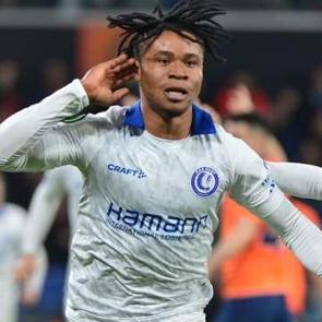 Başakşehir'e 3 dakikada 3 gol attı! Tarihe ge&ccedil;ti...